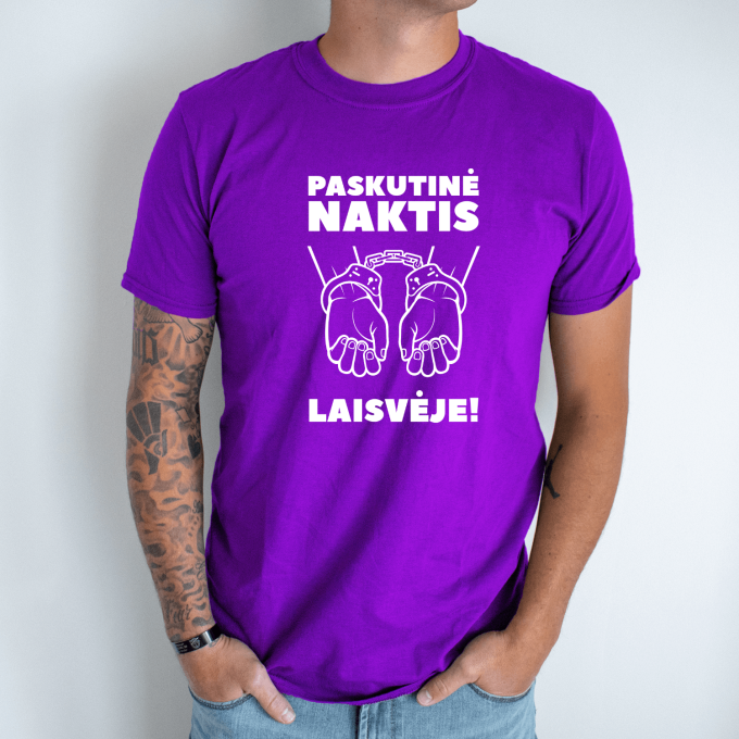 Unisex marškinėliai su spauda „Paskutinė naktis laisvėje!“ - Image 4