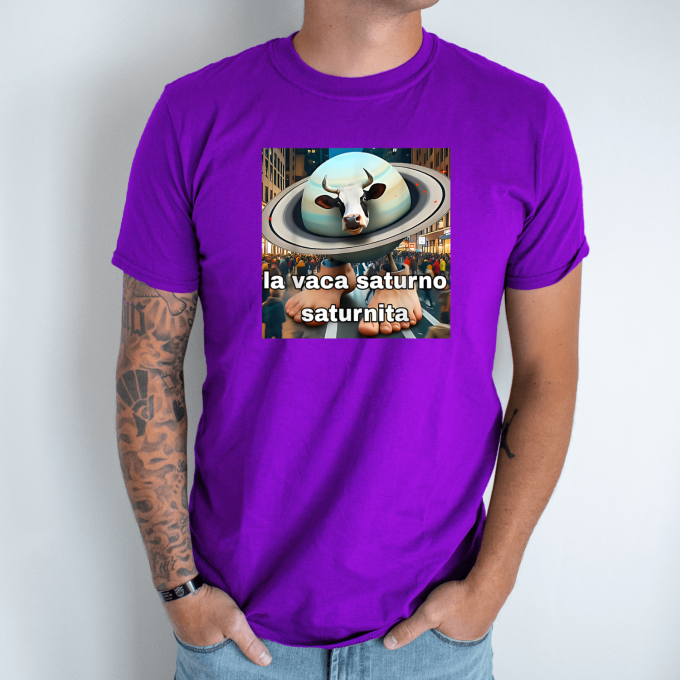 Unisex marškinėliai su spauda „Saturno Saturnita“ - Image 4