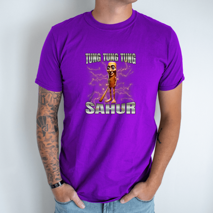 Unisex marškinėliai su spauda „Tung Tung Tung Sahur žaibo karys“ - Image 4