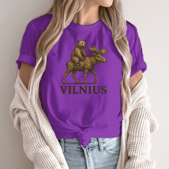 Unisex marškinėliai su spauda „Meška Vilniuje“ - Image 4