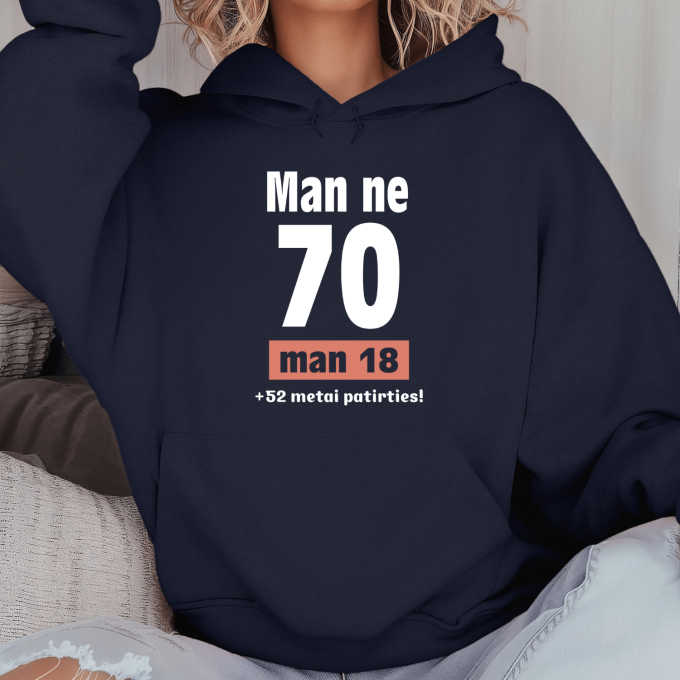 Unisex džemperis su spauda „Man ne 70“ - Image 6