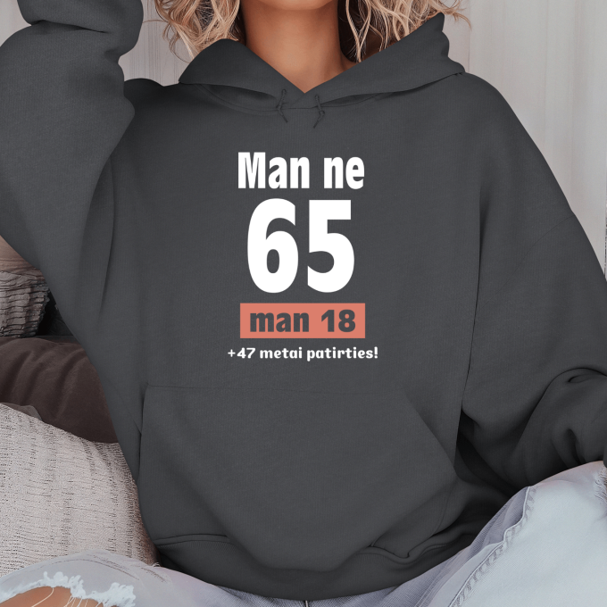 Unisex džemperis su spauda „Man ne 65“ - Image 5
