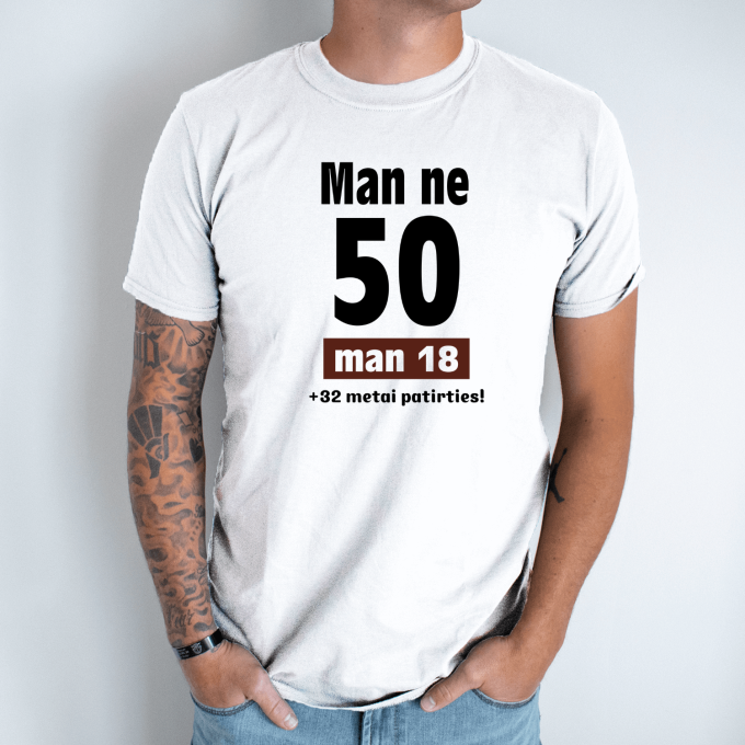Unisex marškinėliai su spauda „Man ne 50“ - Image 2