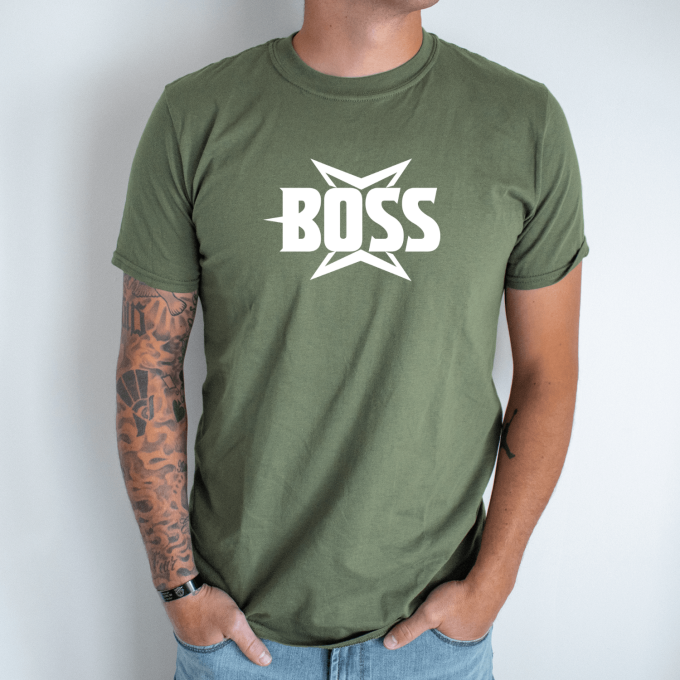 Unisex marškinėliai su spauda „Boss“ - Image 2