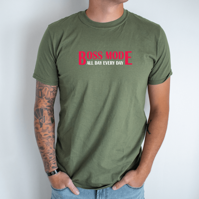 Unisex marškinėliai su spauda „Boss mode“ - Image 3