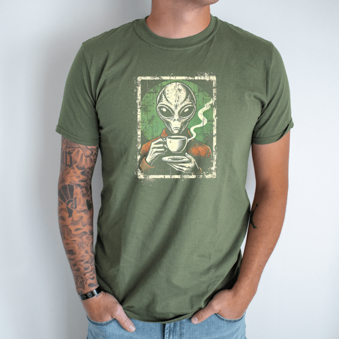 Unisex marškinėliai su spauda „Kava iš kitos galaktikos“ - Image 2