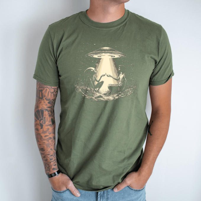 Unisex marškinėliai su spauda „Marsietiškas ryšys“ - Image 2