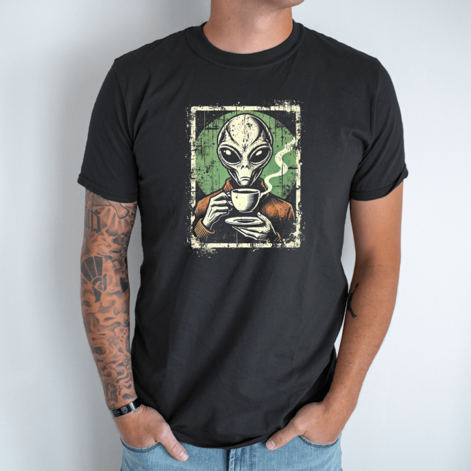 Unisex marškinėliai su spauda „Kava iš kitos galaktikos“ - Image 7