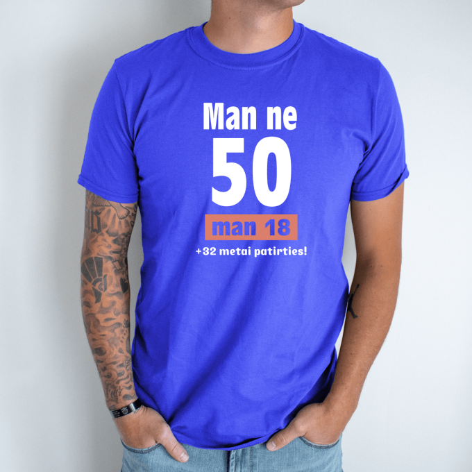 Unisex marškinėliai su spauda „Man ne 50“ - Image 5