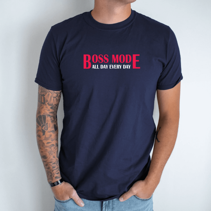 Unisex marškinėliai su spauda „Boss mode“