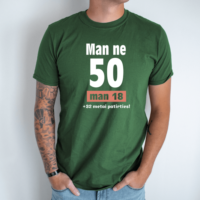 Unisex marškinėliai su spauda „Man ne 50“ - Image 6
