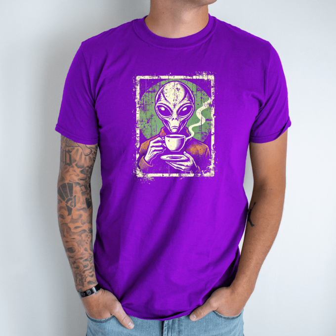 Unisex marškinėliai su spauda „Kava iš kitos galaktikos“ - Image 4