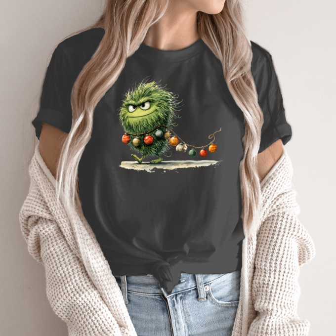 Unisex marškinėliai su spauda „Girliandų grobikas“ - Image 14