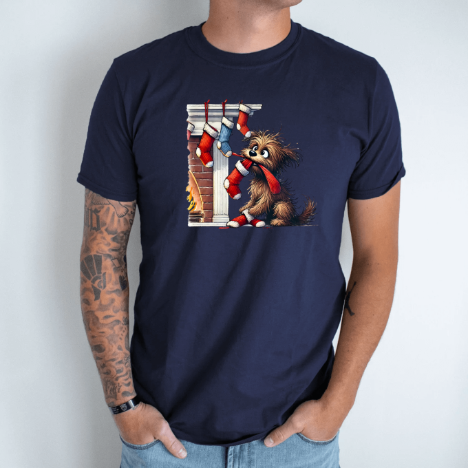 Unisex marškinėliai su spauda „Šuo Kalėdų vakare“ - Image 6