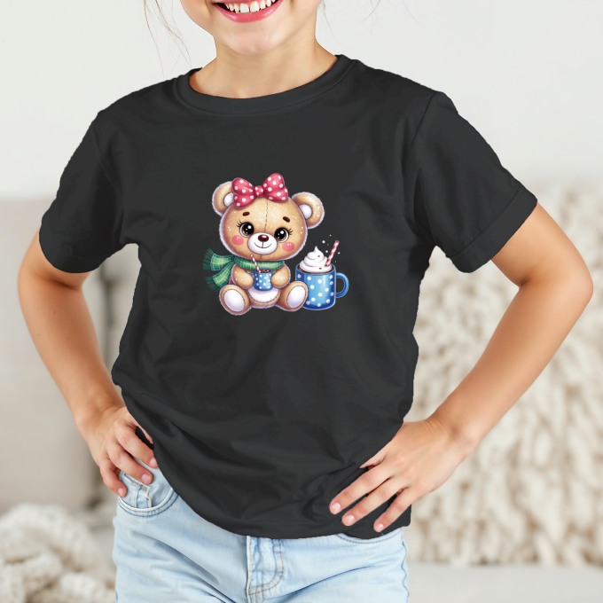 Vaikiški marškinėliai su spauda „Teddy su kakava“ - Image 4