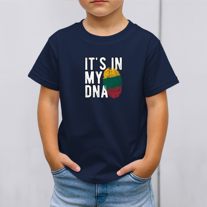 Vaikiški marškinėliai su spauda „It’s in my DNA“ - Image 2
