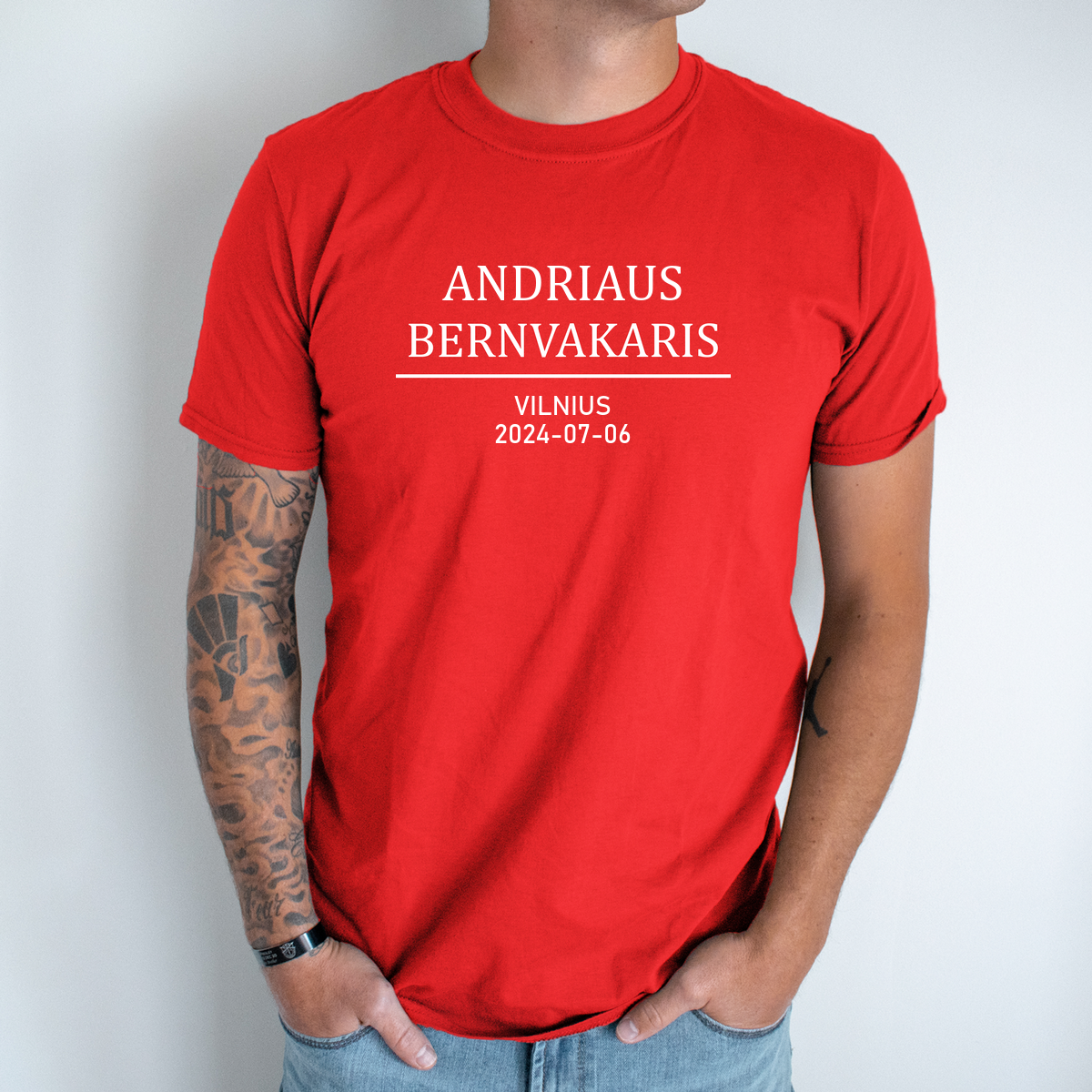 Bernvakario marškinėliai „Jaunikio vardas“ – Raudona